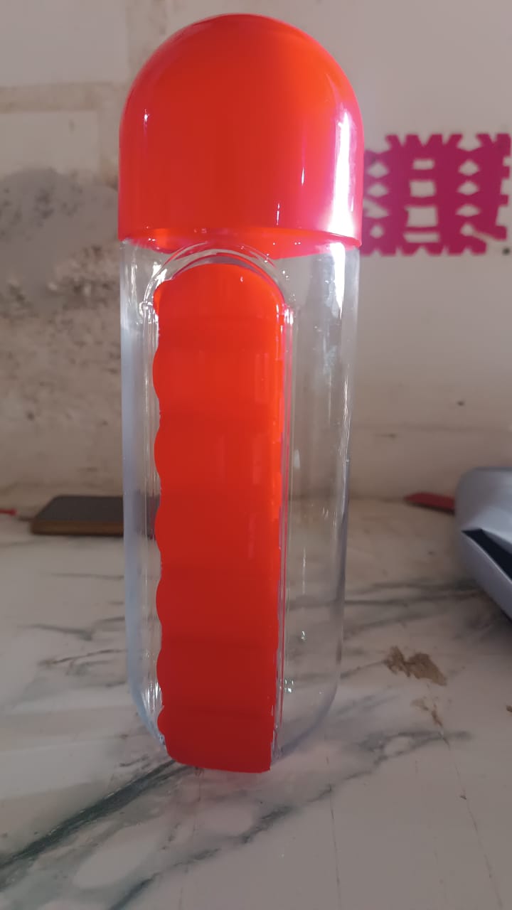 Water Bottle with Built-in 7-Day Pill Organizer Approx 900ml (1 Pc) Water Bottle with Built-in 7-Day Pill Organizer Approx 900ml (1 Pc)